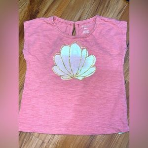 24 months girls cute seashell t shirt never worn!